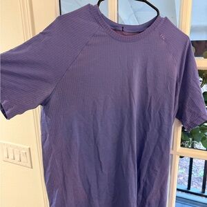 Lululemon Men's Purple T-Shirt-Metal Vent Tech Fabric size Large